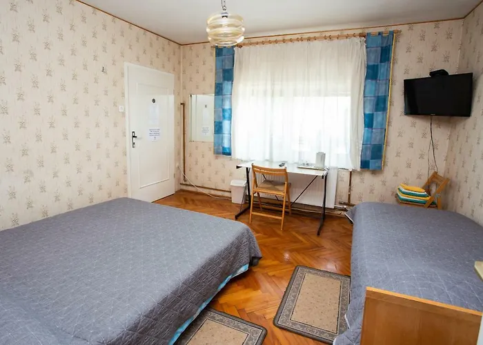 Ana.k * بوستوينا